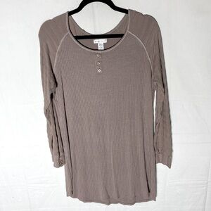 5/$25 Midnight Maddie Taupe Long Sleeve Multi Texture Henley Top M